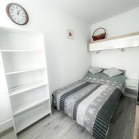 Apartamentyprzymorzu Marytka W Centrum Blisko Morza * קולובז'ג